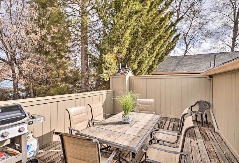 Mount Shasta Escape W/ Balcony ~ Walk To Dtwn