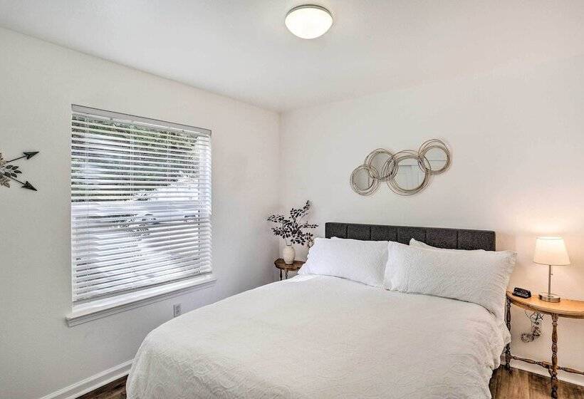 Mount Shasta Escape W/ Balcony ~ Walk To Dtwn