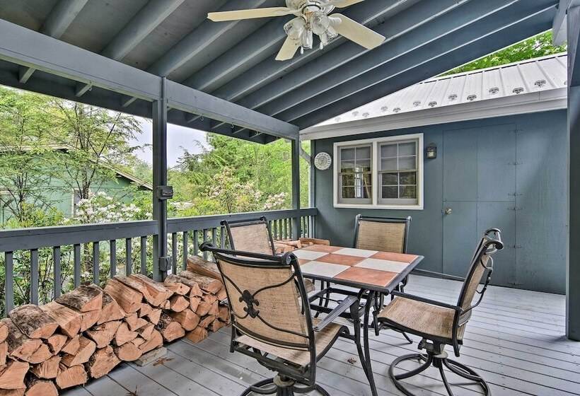 3 Mi To Grandfather Mountain Park: Cottage W/ Deck