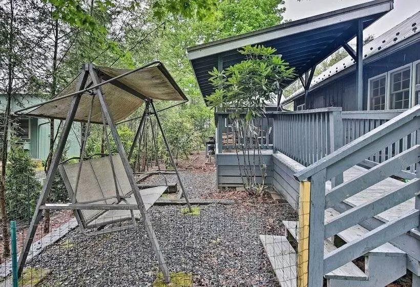 3 Mi To Grandfather Mountain Park: Cottage W/ Deck