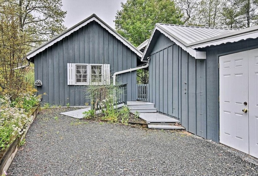 3 Mi To Grandfather Mountain Park: Cottage W/ Deck