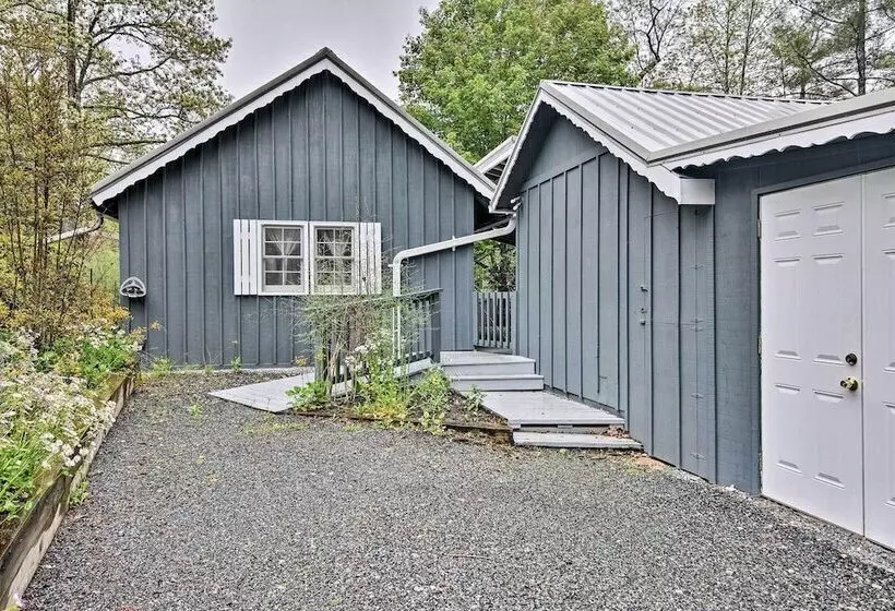 3 Mi To Grandfather Mountain Park: Cottage W/ Deck