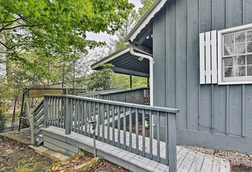 3 Mi To Grandfather Mountain Park: Cottage W/ Deck