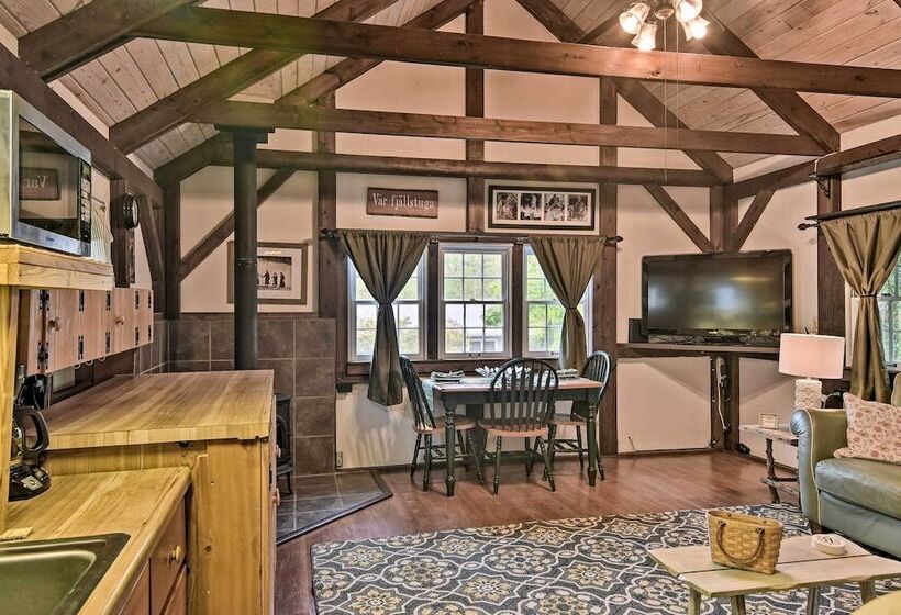 3 Mi To Grandfather Mountain Park: Cottage W/ Deck