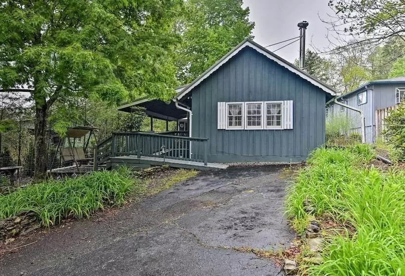 3 Mi To Grandfather Mountain Park: Cottage W/ Deck