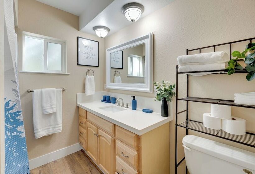 12 Mi To Apple Hill: Family Friendly Cabin Retreat