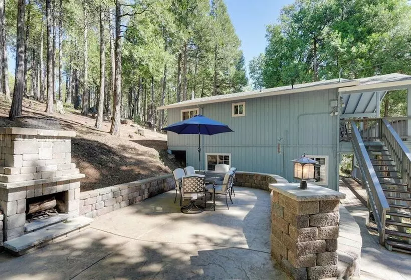 12 Mi To Apple Hill: Family Friendly Cabin Retreat