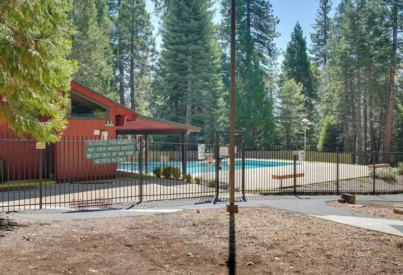 12 Mi To Apple Hill: Family Friendly Cabin Retreat