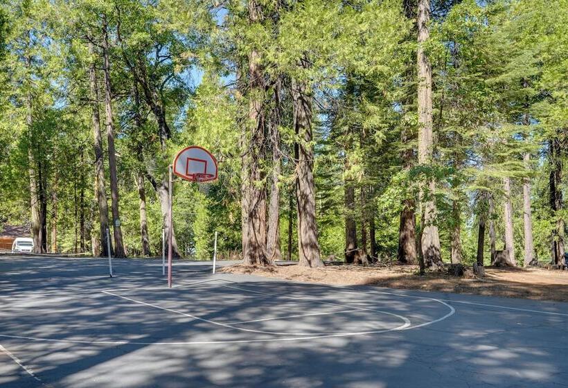 12 Mi To Apple Hill: Family Friendly Cabin Retreat