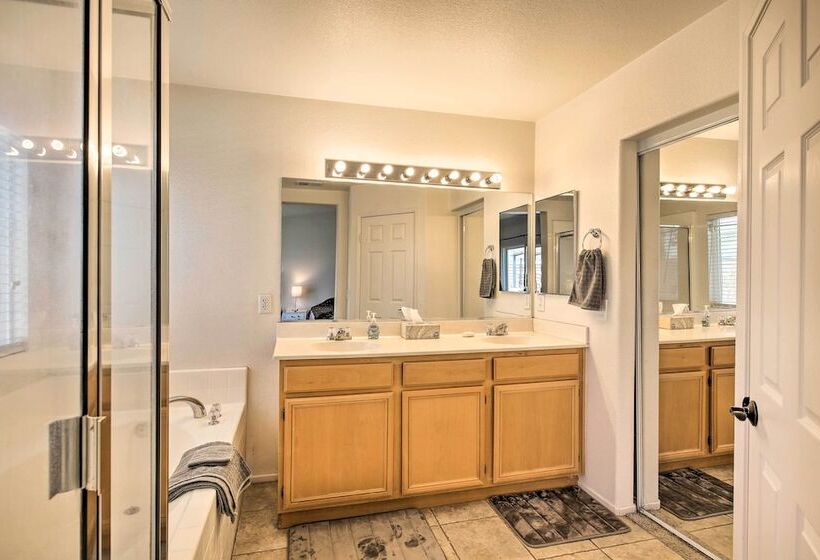 Coachella Retreat: Pool, Near Music Festivals