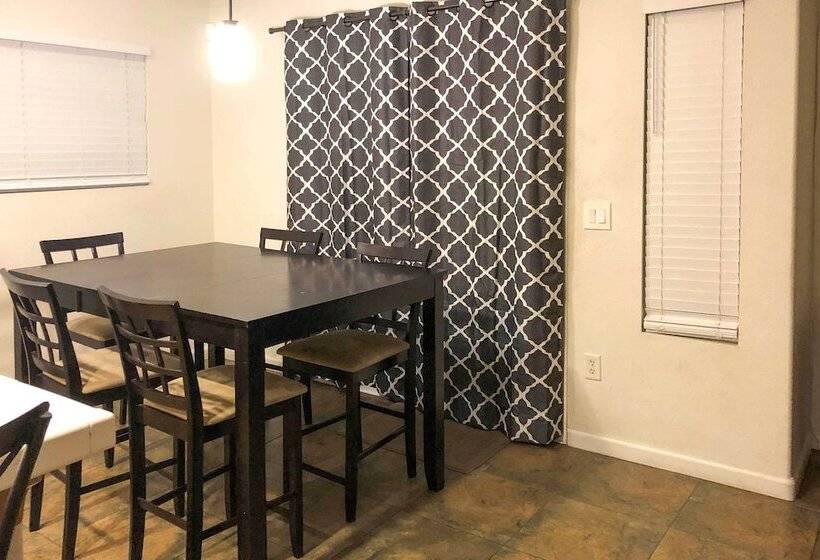 Coachella Retreat: Pool, Near Music Festivals