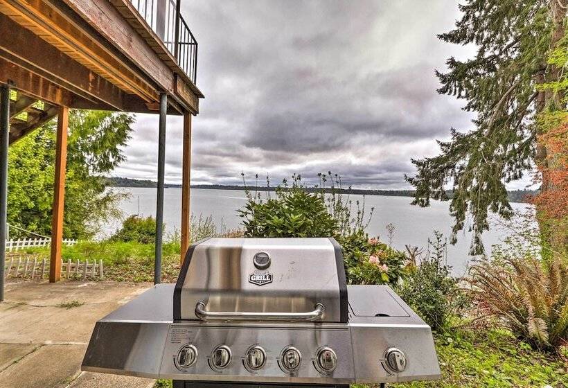 Quiet Beachfront Family Home W/ Mt. Rainier Views!