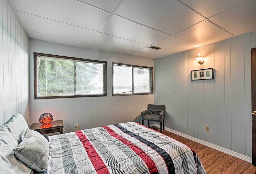 Quiet Beachfront Family Home W/ Mt. Rainier Views!