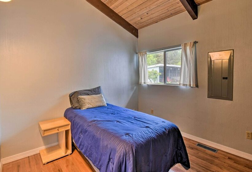 Quiet Beachfront Family Home W/ Mt. Rainier Views!