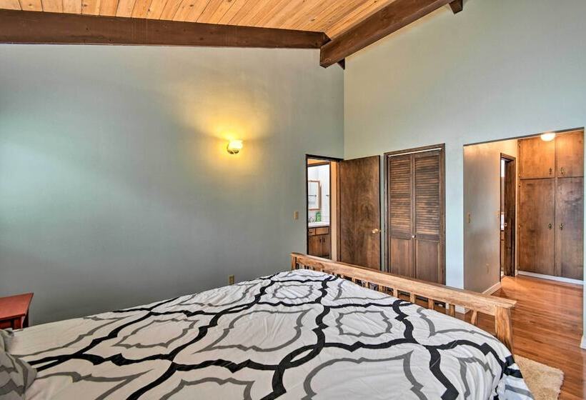 Quiet Beachfront Family Home W/ Mt. Rainier Views!