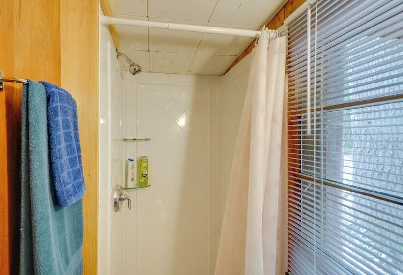 Rustic Berkshires Cottage At Lake Buel W/ Kayaks!