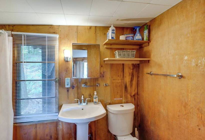 Rustic Berkshires Cottage At Lake Buel W/ Kayaks!