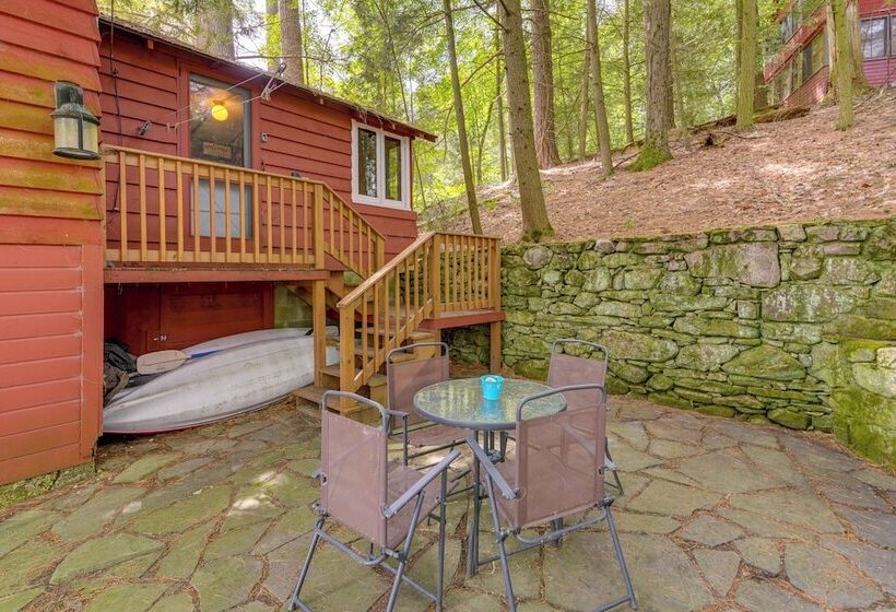 Rustic Berkshires Cottage At Lake Buel W/ Kayaks!