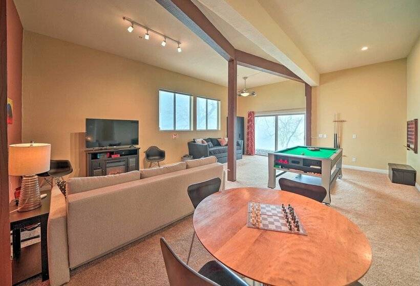 Secluded Home On 1 Acre Lot W/ Unparalleled Views