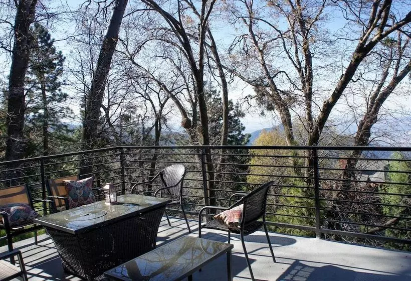 Secluded Home On 1 Acre Lot W/ Unparalleled Views