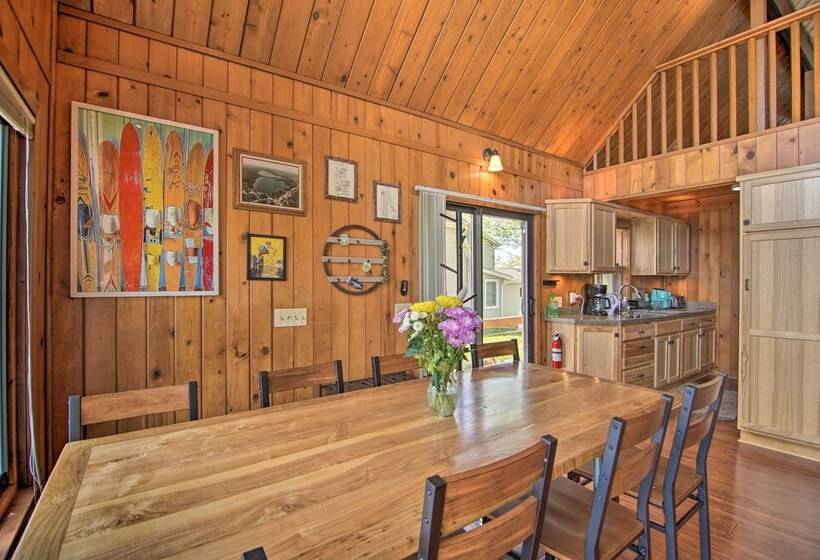 Serene Lakefront Escape: Boat Dock & Grill!