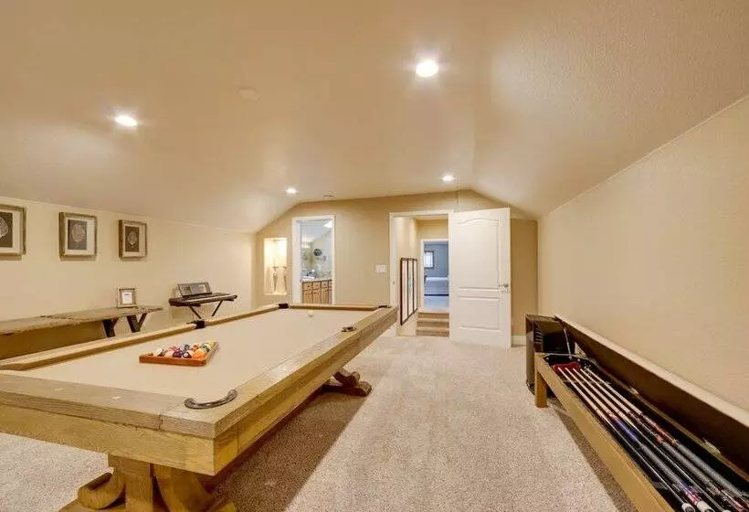 Sleek Reno Lake Tahoe Retreat, 4 Mi To Ski Mt Rose