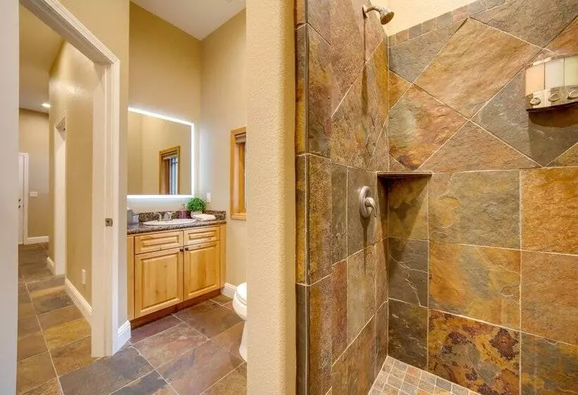 Sleek Reno Lake Tahoe Retreat, 4 Mi To Ski Mt Rose