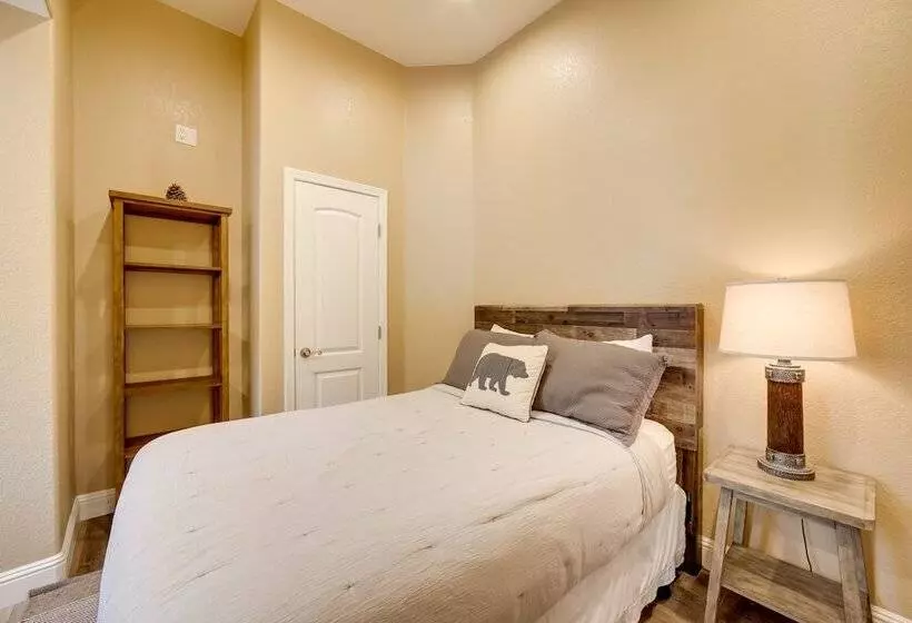 Sleek Reno Lake Tahoe Retreat, 4 Mi To Ski Mt Rose