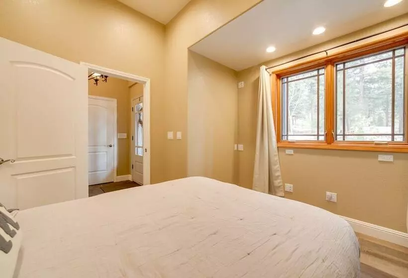 Sleek Reno Lake Tahoe Retreat, 4 Mi To Ski Mt Rose