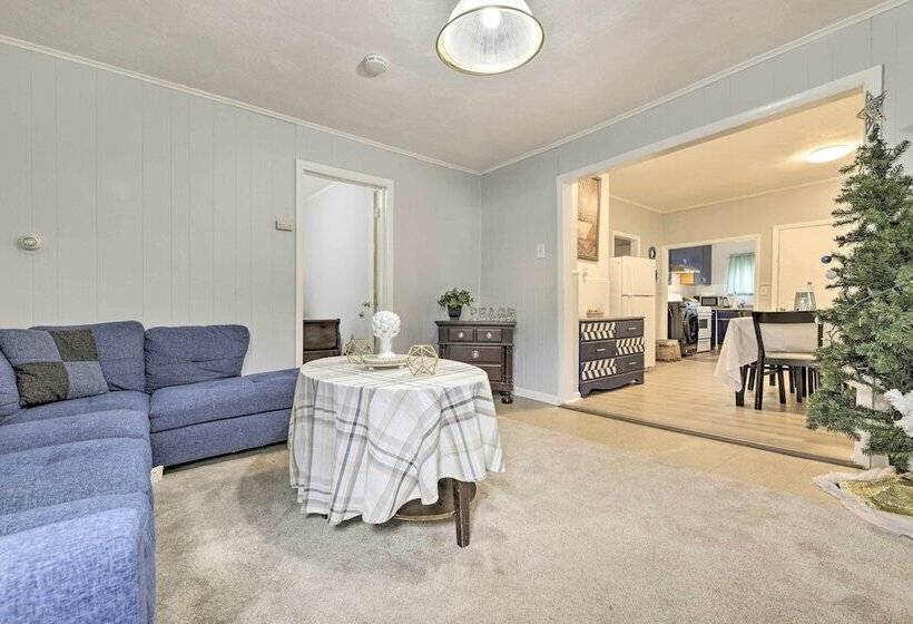 Springfield Vacation Rental: 1 Mi To Downtown