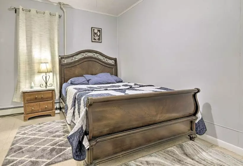 Springfield Vacation Rental: 1 Mi To Downtown