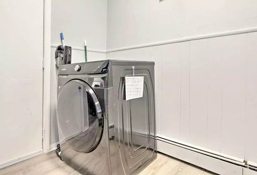 Springfield Vacation Rental: 1 Mi To Downtown