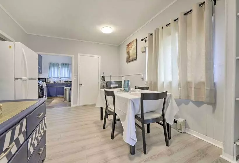 Springfield Vacation Rental: 1 Mi To Downtown