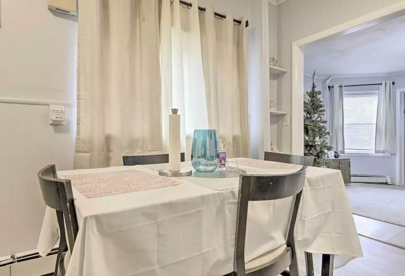 Springfield Vacation Rental: 1 Mi To Downtown