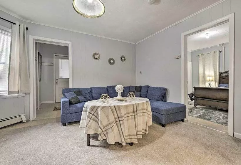 Springfield Vacation Rental: 1 Mi To Downtown