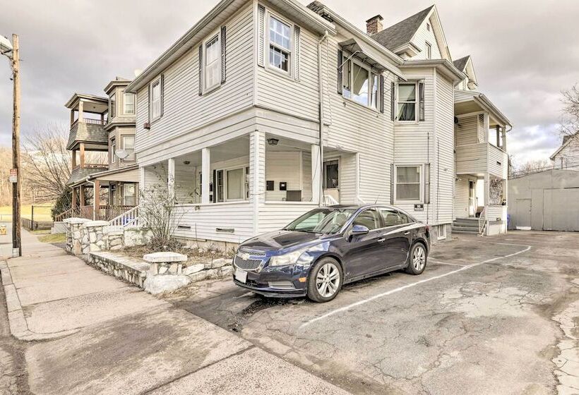 Springfield Vacation Rental: 1 Mi To Downtown