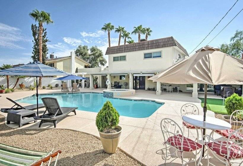Stunning Home W/ Private Oasis 1 ½ Mile To Strip