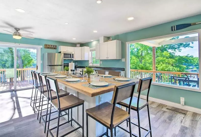 Sunrise Beach Home W/ Boat Dock On The Ozarks