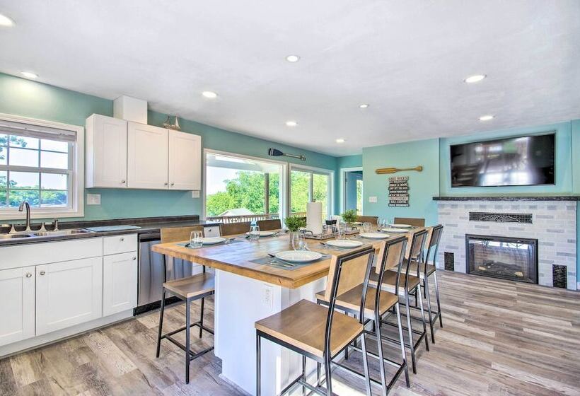 Sunrise Beach Home W/ Boat Dock On The Ozarks