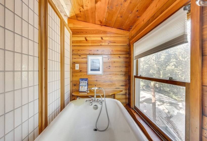 The Bird House Lush Bungalow, Steps From Ocean!