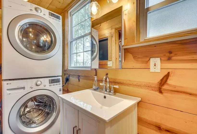 The Bird House Lush Bungalow, Steps From Ocean!