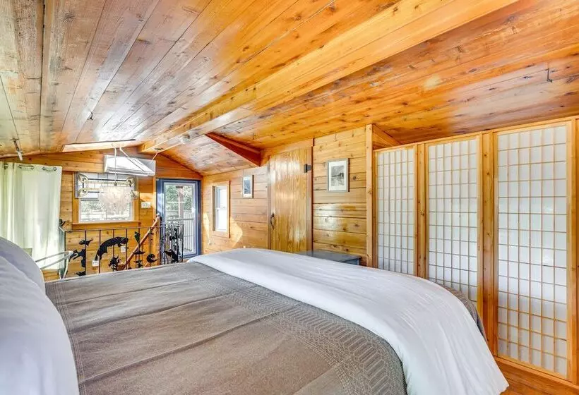 The Bird House Lush Bungalow, Steps From Ocean!