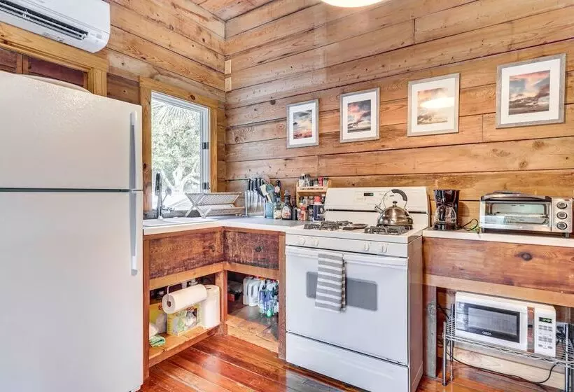 The Bird House Lush Bungalow, Steps From Ocean!