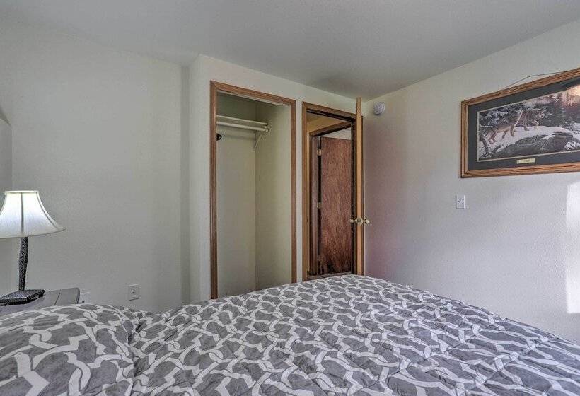 The Eagles Nest: 3 Mi To Downtown Wasilla!