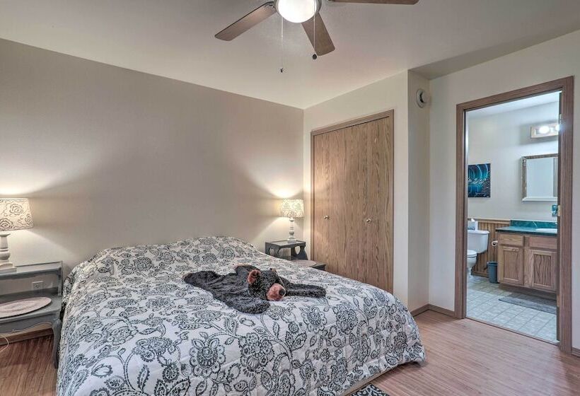 The Eagles Nest: 3 Mi To Downtown Wasilla!