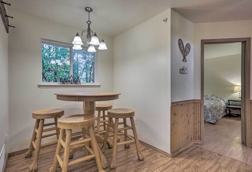 The Eagles Nest: 3 Mi To Downtown Wasilla!