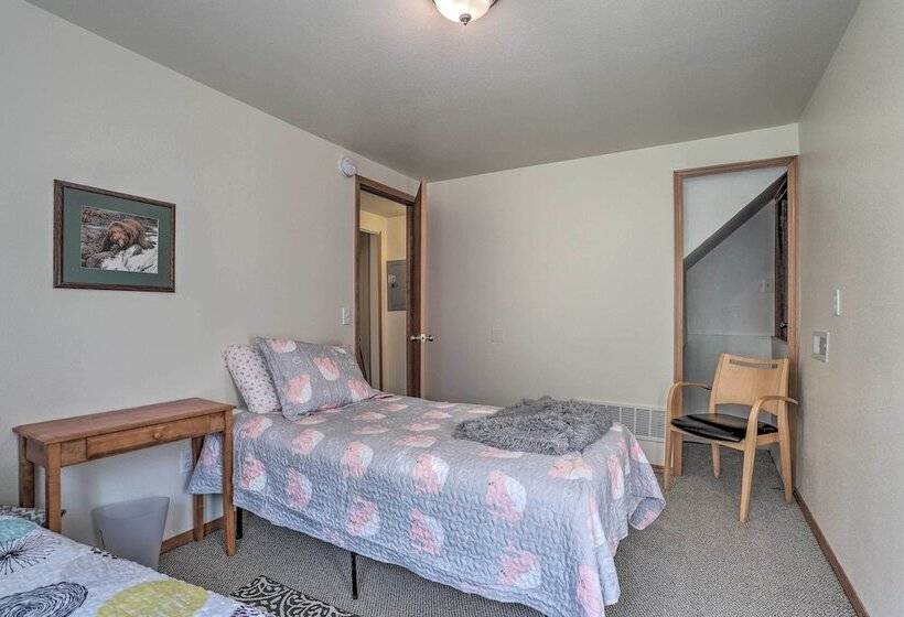 The Eagles Nest: 3 Mi To Downtown Wasilla!