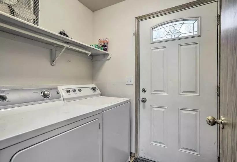 The Eagles Nest:  3 Mi To Downtown Wasilla!