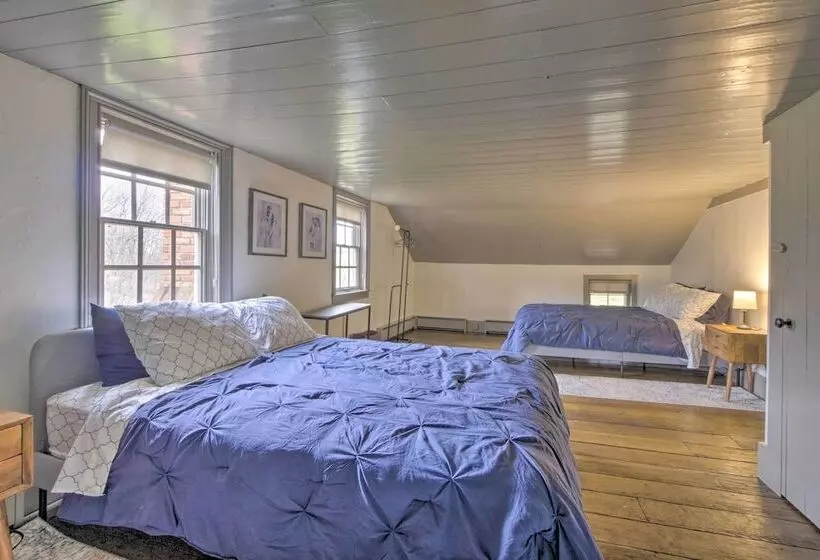 Timeless Winesburg Farmhouse W/ Deck