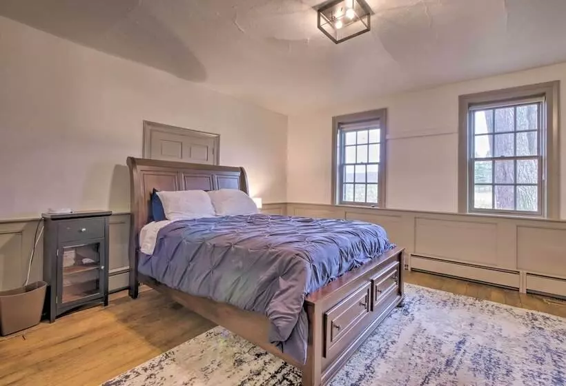 Timeless Winesburg Farmhouse W/ Deck